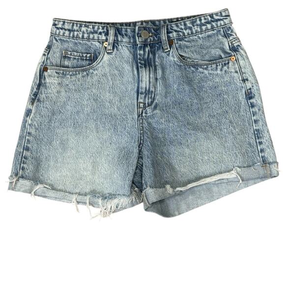 Blank NYC The Perry Mom Shorts Cuffed Minimal Distressing Light Wash Size 27 - Picture 2 of 11